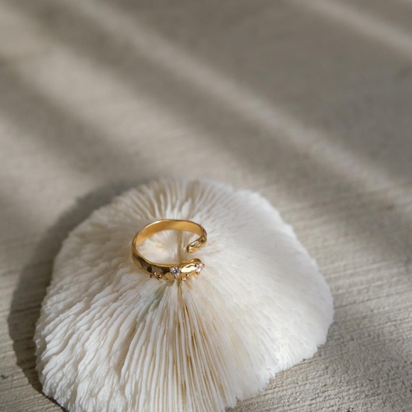 CLOSING SALE! 18K Gold Plated Adjustable Serpend Ring - Picture 5 of 5